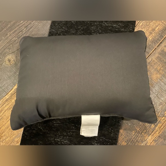 MUMMY MANOR NEW “COME IN FOR A SPELL” Decorative Table Runner AND Pillow Set - Picture 11 of 11